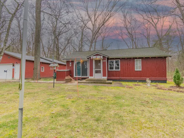 2295 Johnston Ave, Twin Lake, MI 49457