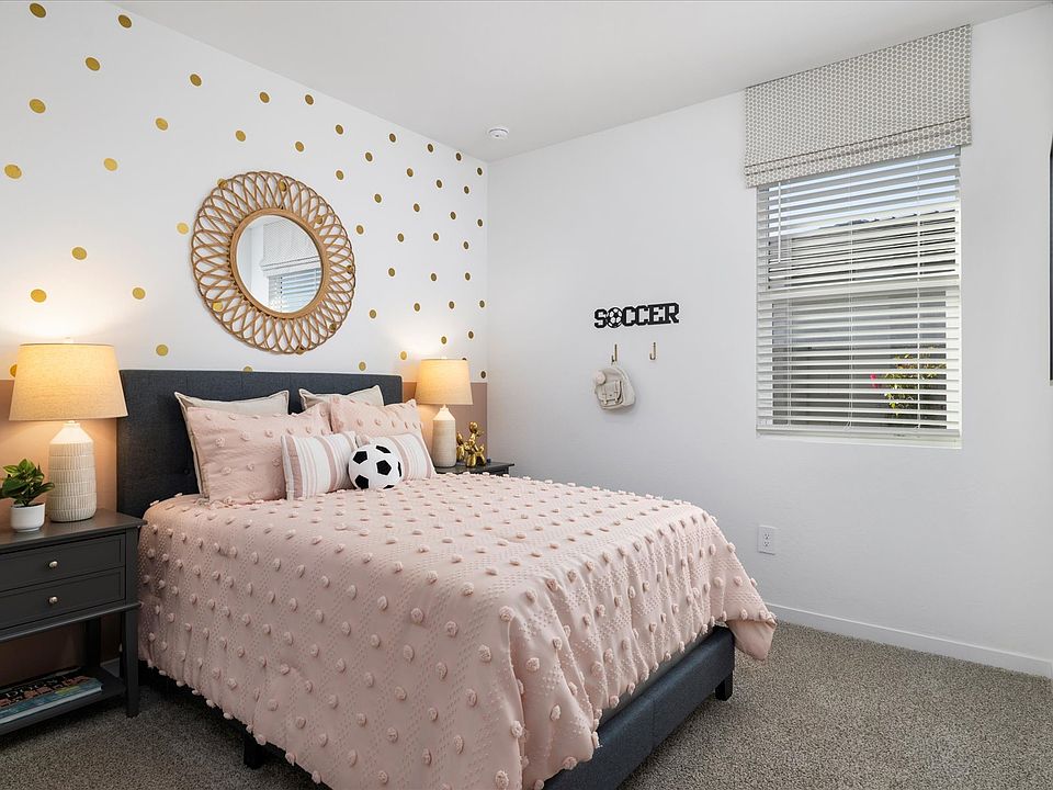 PHX_Allure-Vista-Reserve_Lark_Secondary-Bedroom2_21-1W0A1896.jpg