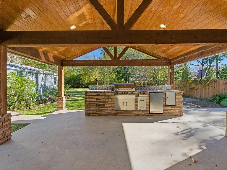 1320 Woodvine Dr — Photo 30