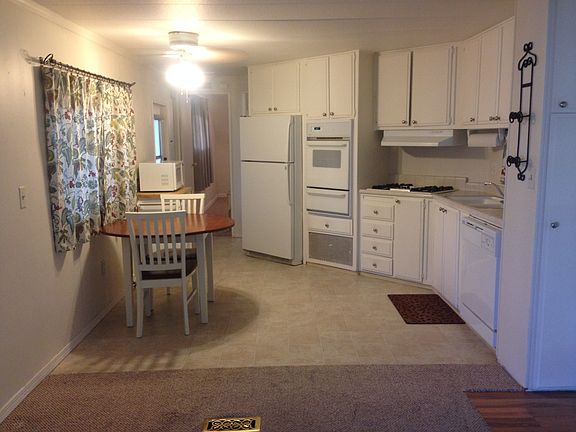 4th image of 4610 Long Branch Dr