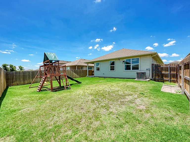 125 Jubilee Dr — Photo 16