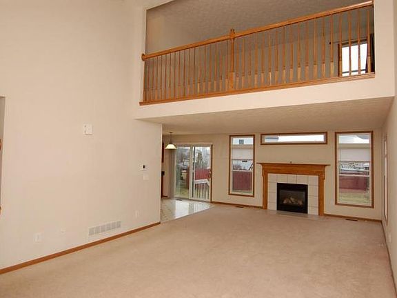 5th image of 1004 Village Dr