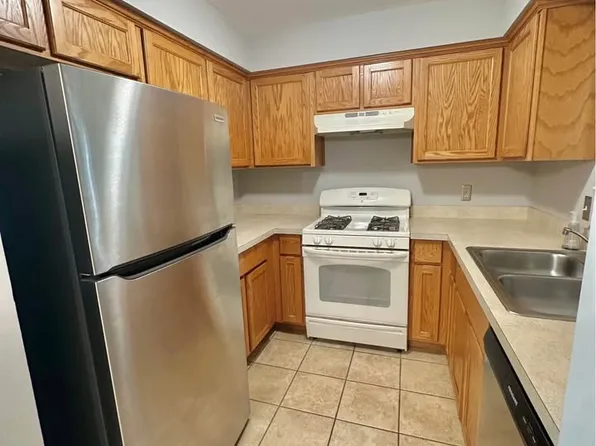 33421 Jefferson Ave, Saint Clair Shores, MI 48082