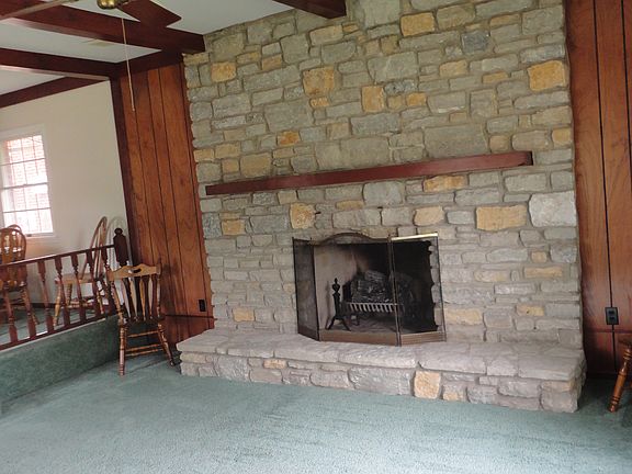 3rd image of 3150 Birch Dr