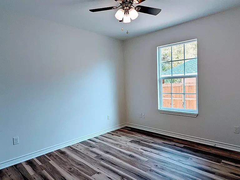 2704 Calloway Rd — Photo 15
