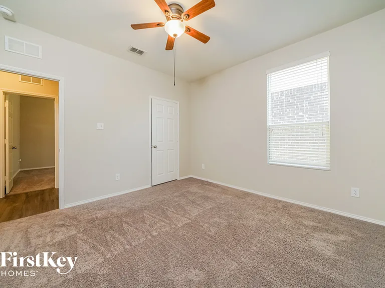 713 Jonius Creek Dr — Photo 12