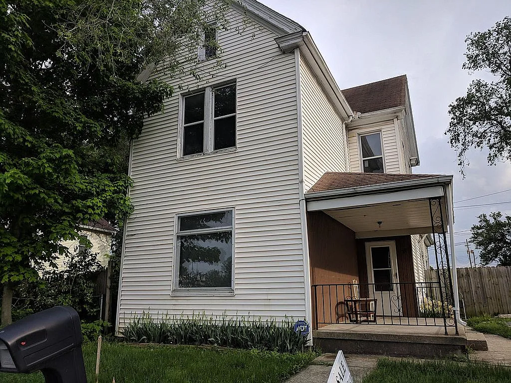 27 Reeb Ave photo 1
