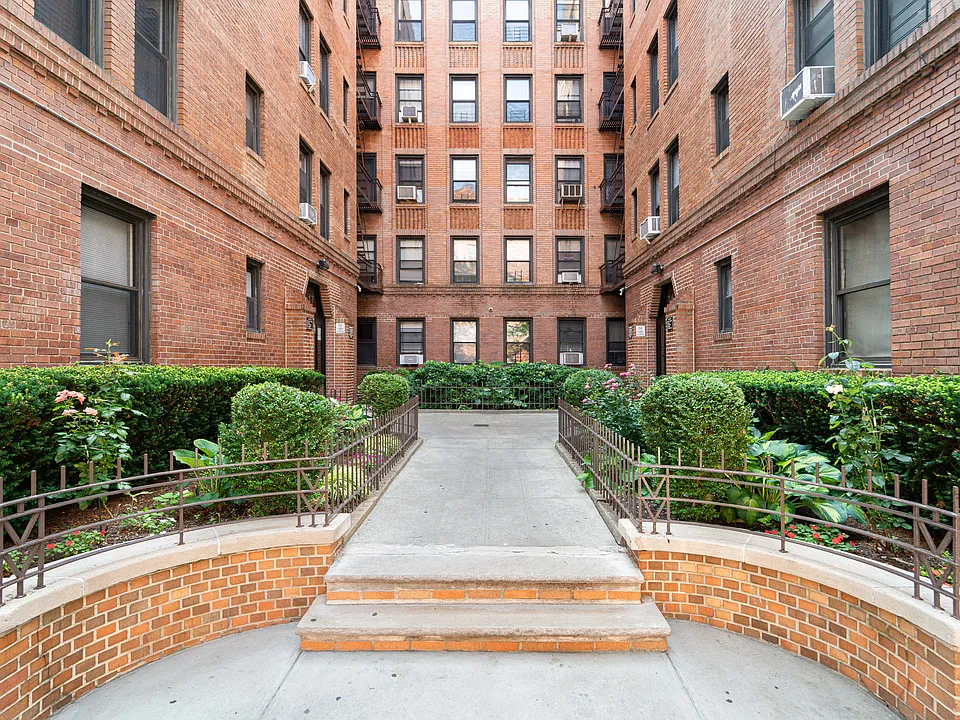 34-17 30th St #2A