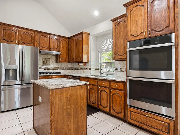 7700 Buccaneer Cir — Photo 13