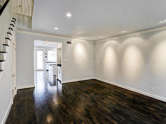 5th image of 5834 Valley Forge Dr #112