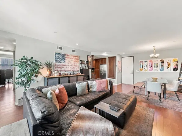 637 S Fairfax Ave APT 401, Los Angeles, CA 90036