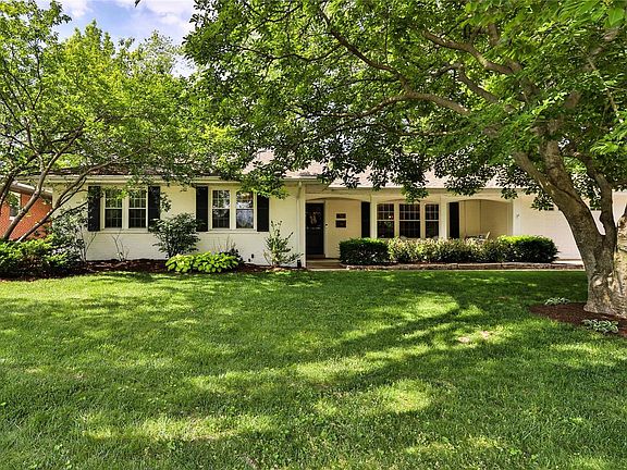 2nd image of 721 Jamaica Ct