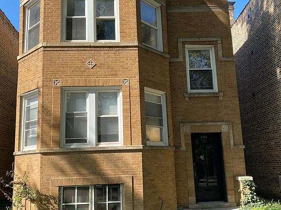 3rd image of 3618 N Sacramento Ave Floor 1