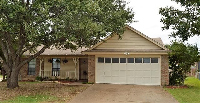 1st image of 1501 Clover Ln