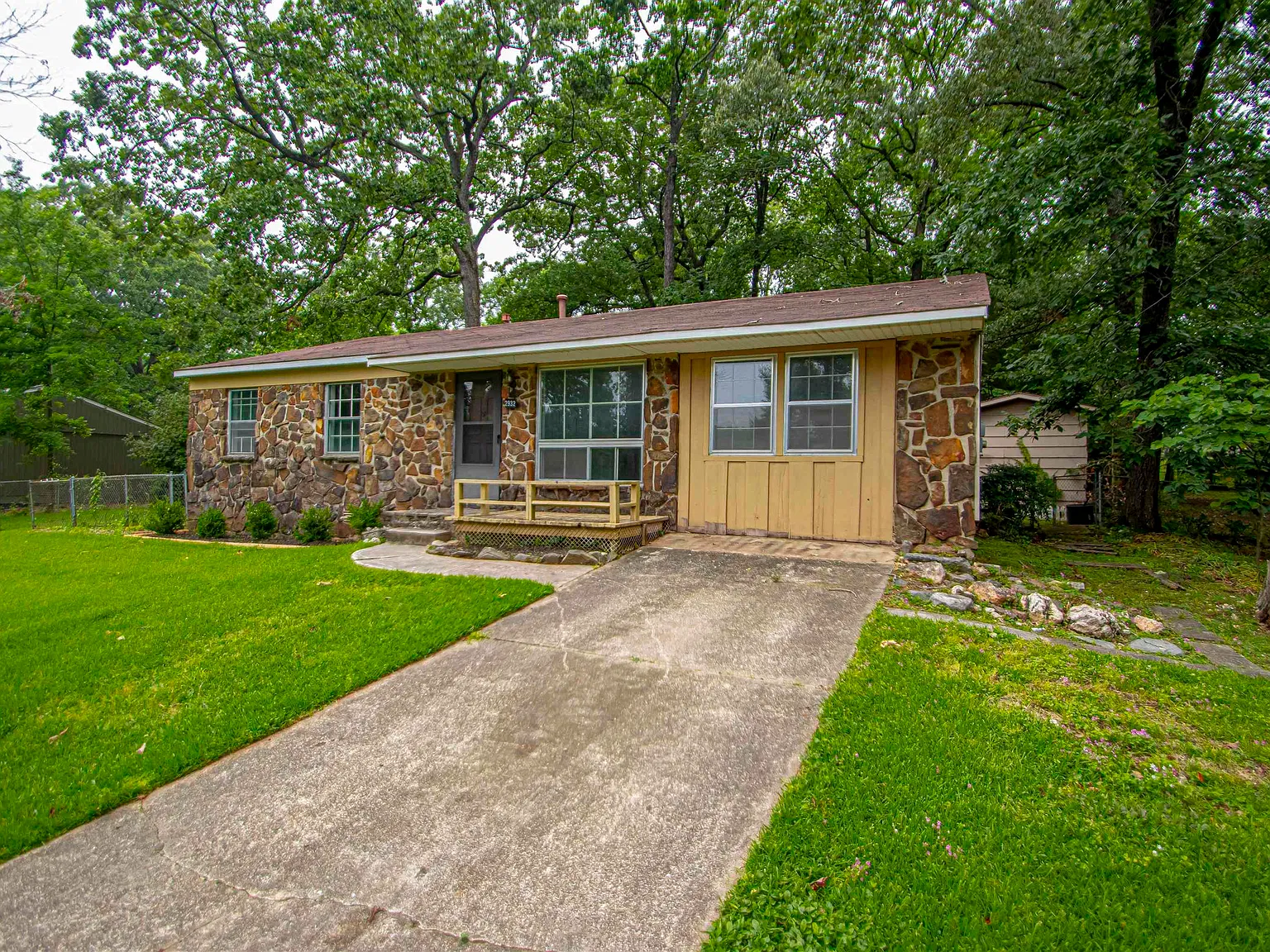 3 bed, 1.5 bath, 1288 sqft, $1,495 — Photo 3