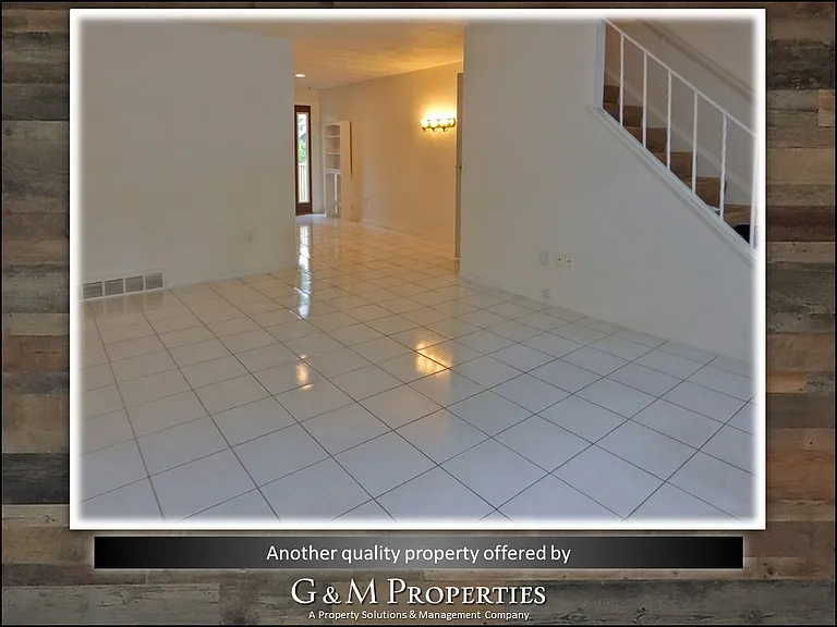1074 Mount Hope Ave #G — Photo 4