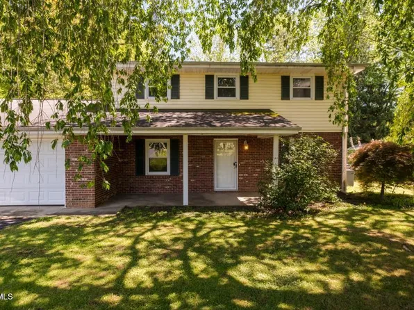 2201 Old Lewis Rd, Johnson City, TN 37601