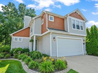 5604 Coryana Dr, Valparaiso, IN 46383