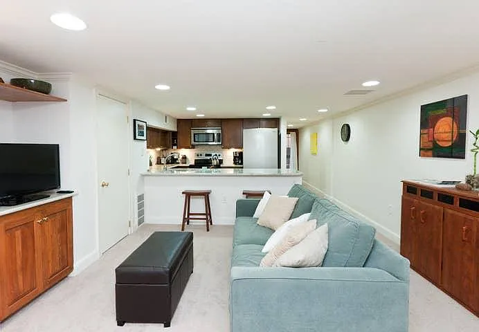 Building Photo - 125 Kentucky Ave SE #BASEMENT