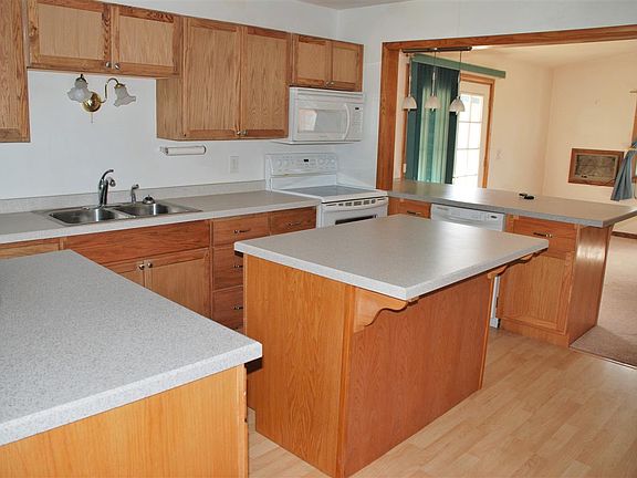 5th image of 812 S 10th St