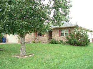 1524 Danielle Dr, Lebanon, MO 65536