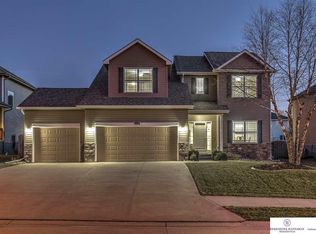 16209 Birch Ave, Omaha, NE 68136