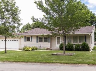 306 Red Fox Rd SE, Cedar Rapids, IA 52403
