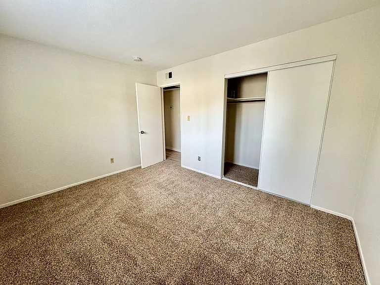 3335 J st — Photo 17