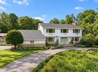3 Mooring Dr, Bellport, NY 11713
