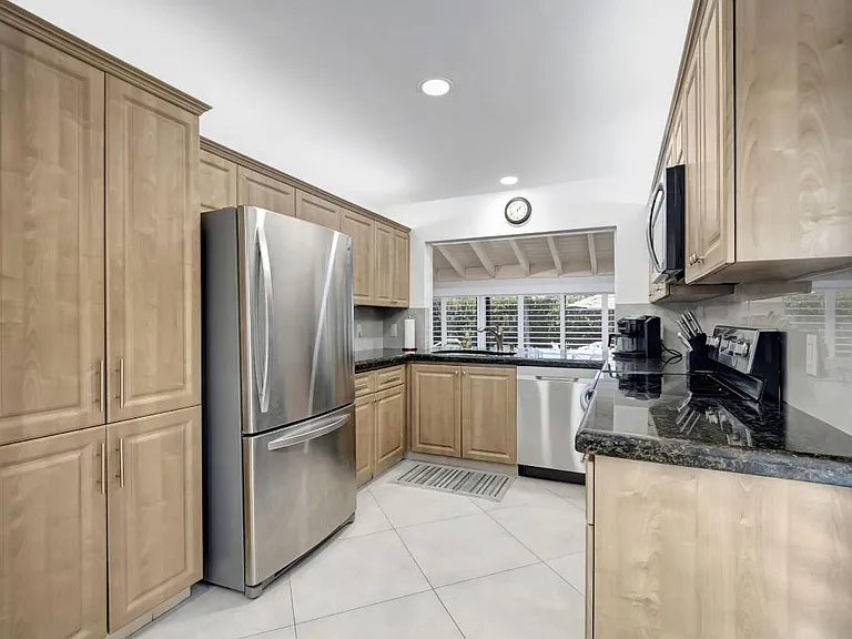 902 Foxpointe Cir — Photo 19