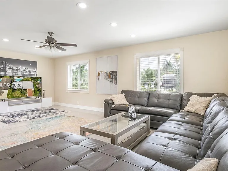 5211 NE 17th Ave — Photo 15