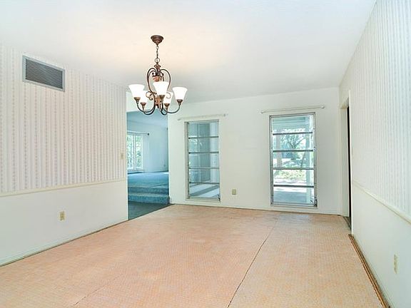5th image of 2511 Madrid Way S