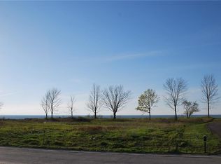 354 Coastal View Dr, Webster, NY 14580