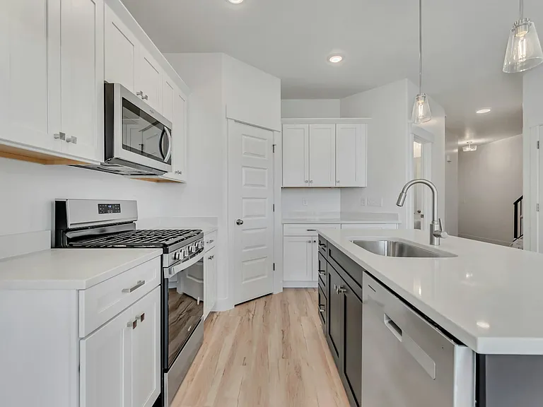 716 W 4500 S — Photo 17