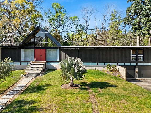 2nd image of 2189 SEGOVIA Avenue