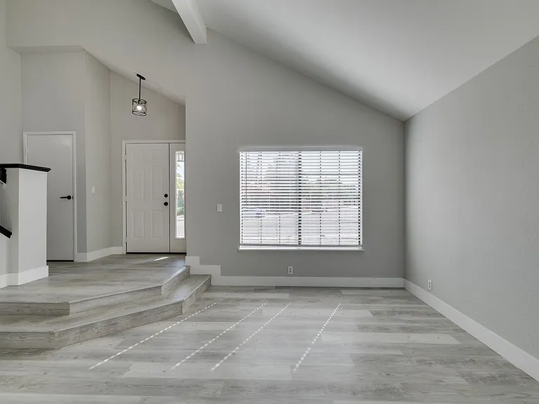 91 Trevor Dr — Photo 9