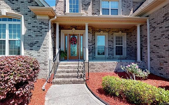 3rd image of 7501 Willowdale Dr