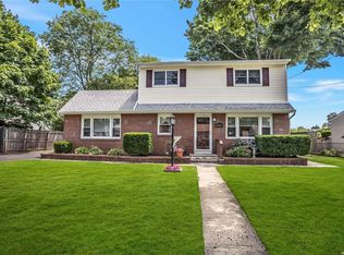 1161 Hyman Ave, Bay Shore, NY 11706