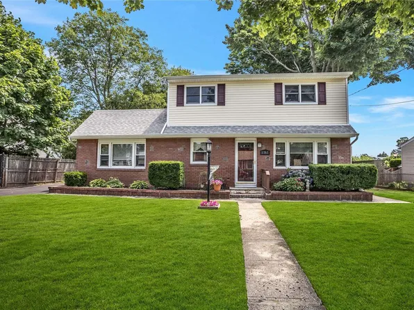 1161 Hyman Avenue, Bay Shore, NY 11706