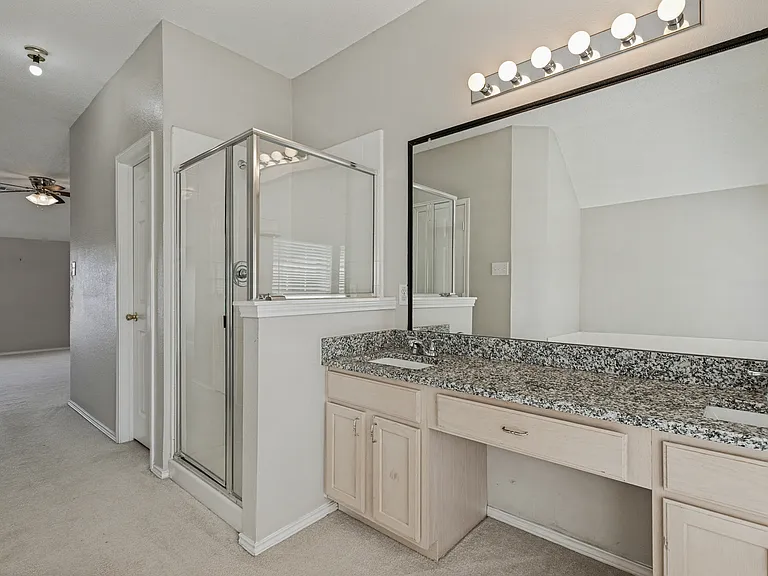3900 Columbus Dr — Photo 28