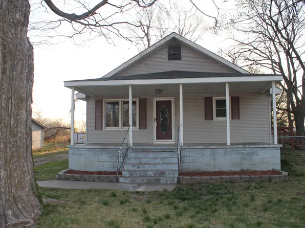 1742 S Baker Boulevard, Carthage, MO 64836