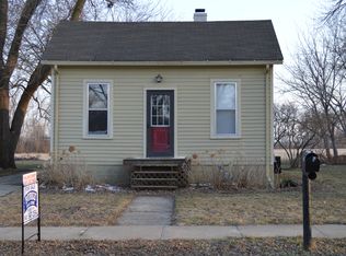 213 29th St SW, Mason City, IA 50401