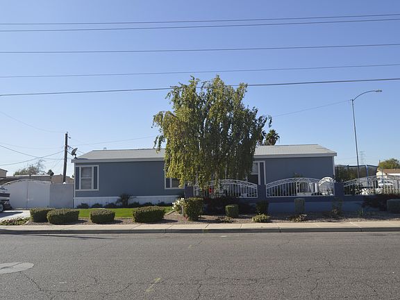 3rd image of 3957 E Balsam Ave