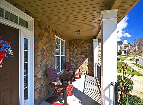 4th image of 1037 Victoria Blake Ln