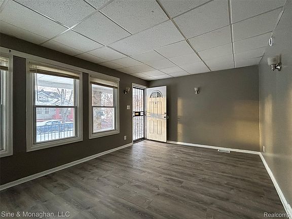 3rd image of 12890 Sussex St