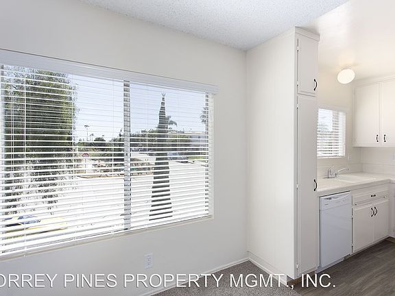 5th image of 1811 Pacific Beach Dr APT 4