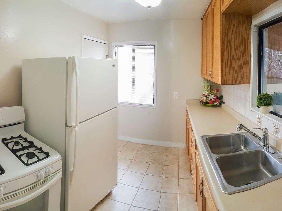1st image of 1736 Brookside Dr