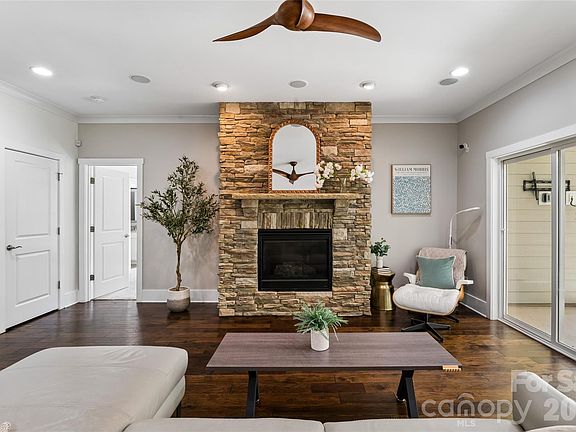 5th image of 10177 Lakeshore Dr