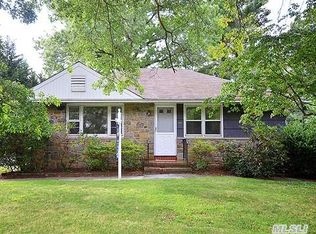 407 Littleworth Ln, Sea Cliff, NY 11579