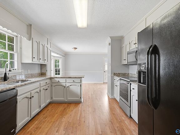 2nd image of 308 Drake Ave SW
